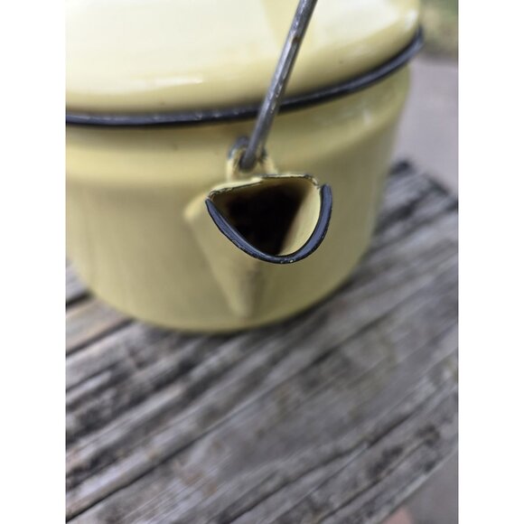 Vintage yellow enamel teapot With Lid Enamelware Bail Handle - Picture 4 of 16